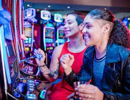 v777 live casino lobby atmosphere for Bangladesh adult mobile users